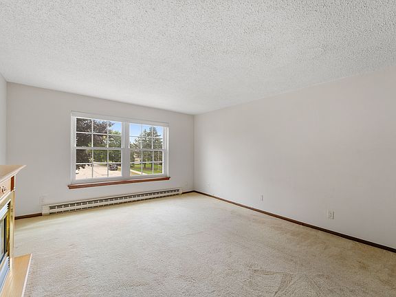 4th image of 2101 Chateau Ct APT 201