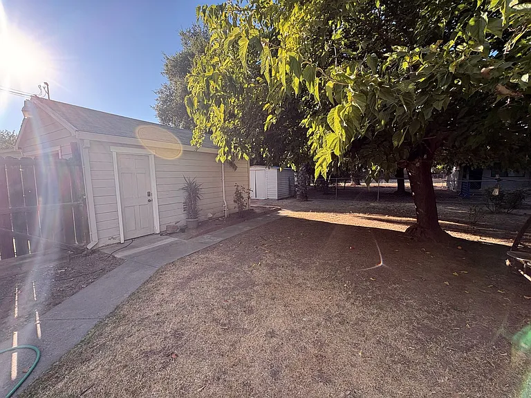 2649 21st Ave — Photo 5