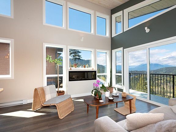 4th image of 897 Rivendell Dr