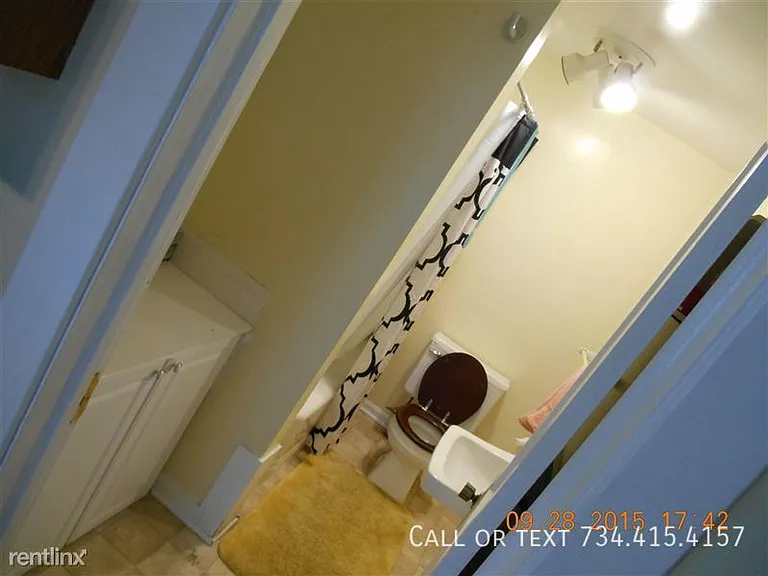 518 Lawrence St — Photo 19