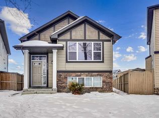 250 S Martinwood Pl NE, Calgary, AB T3J 3H6
