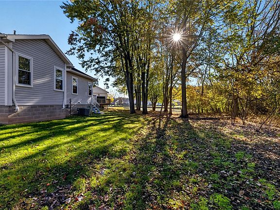 4th image of 13 Lilly Pond Cir
