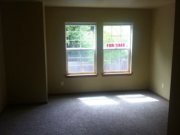 4th image of 10406 140th St Ct E Unit 80