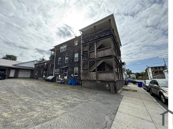 15 Portland St APT 2, Middletown, CT 06457