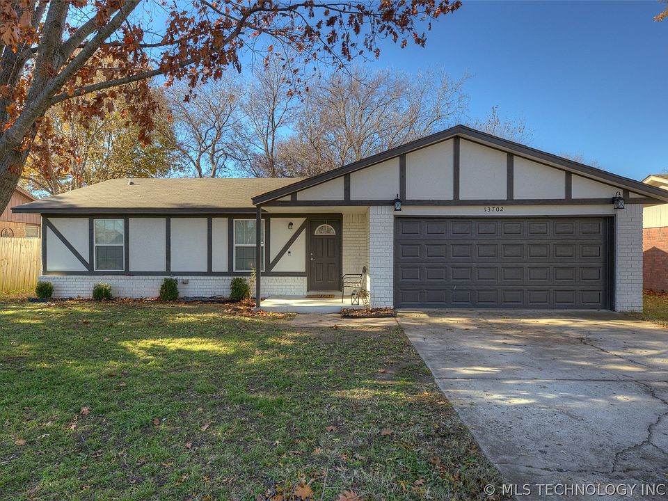 1st image of 13702 S Hickory Pl