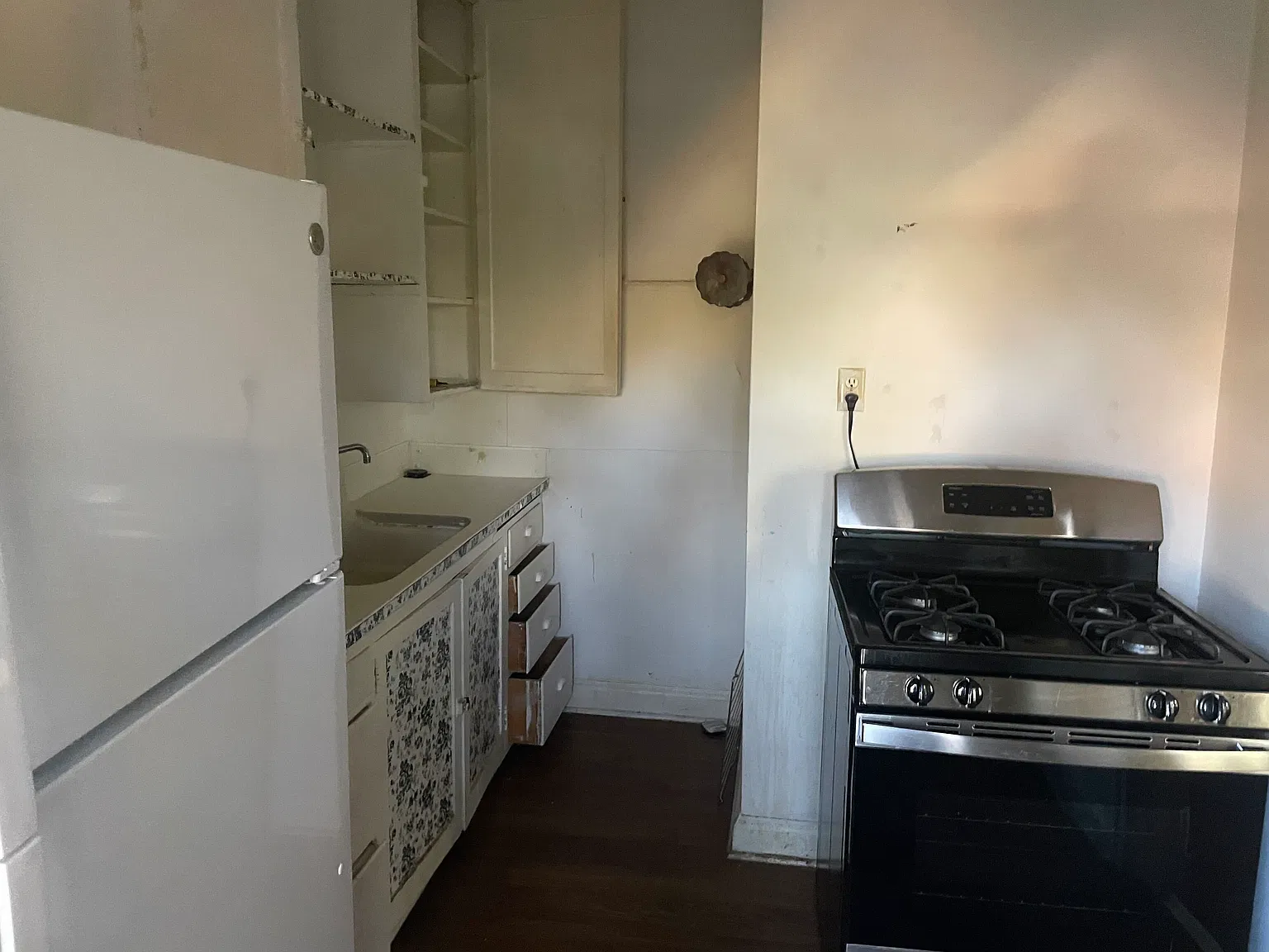 Studio, $695 — Photo 3