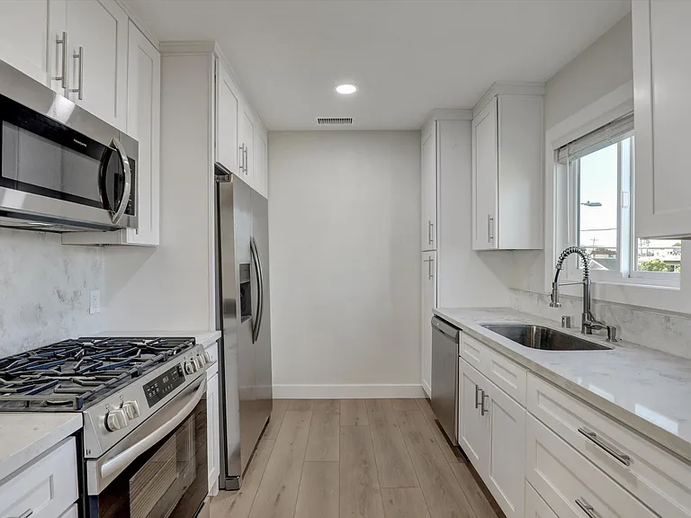 811 Buena Vis #9 — Photo 14