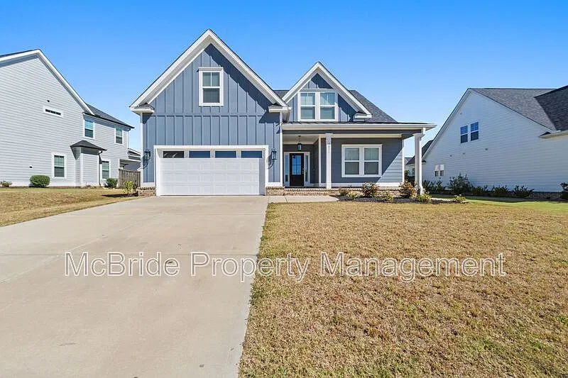 3031 Rosewood Dr
