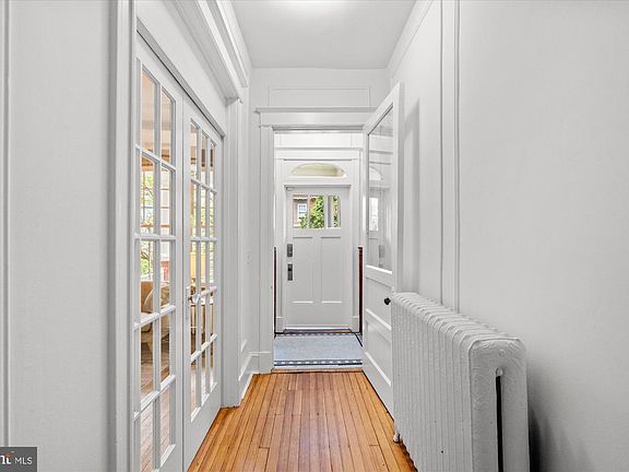 3rd image of 2637 Garfield St NW