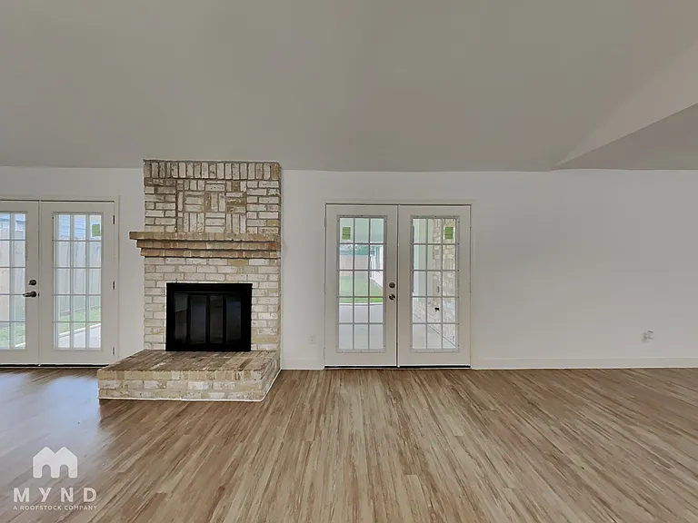 11418 Chariot Dr — Photo 2