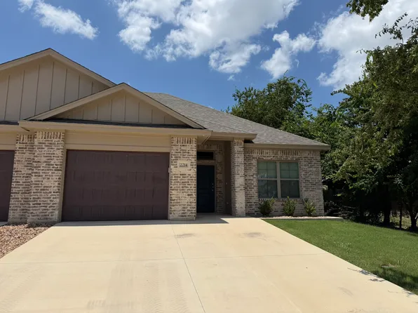 2214 Briar Hollow Dr, Temple, TX 76502