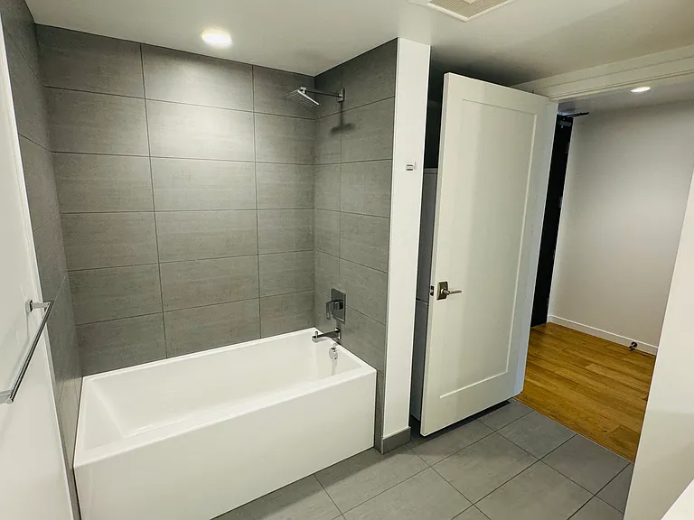 1808 Minor Ave #2402 — Photo 9