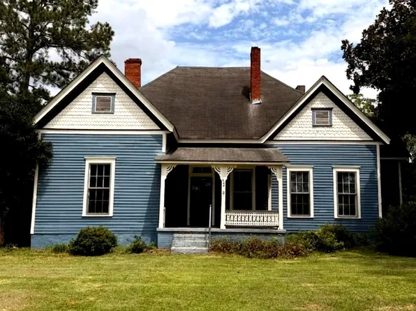 592 Pecan St SE, Dawson, GA 39842