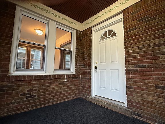 2nd image of 1130 W 25th St
