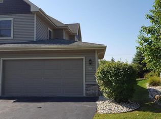 947 Autumn Ridge Ln, Hartford, WI 53027