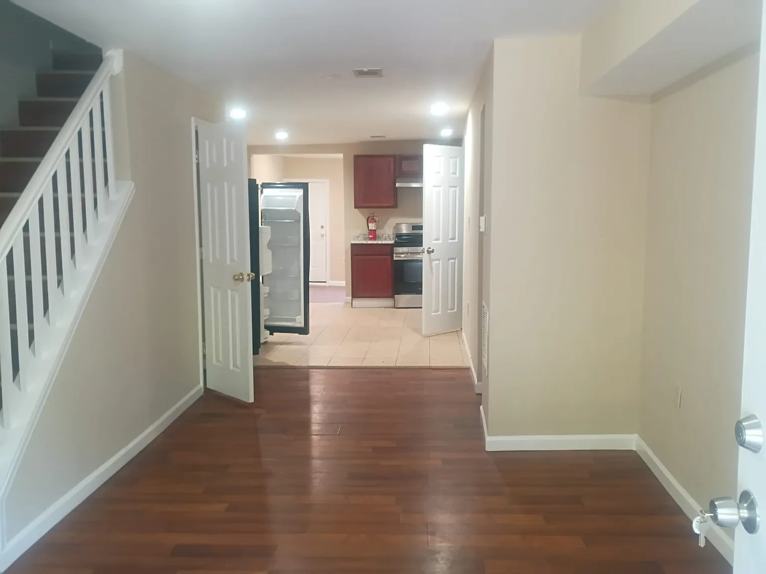 3 bed, 1.5 bath, 1600 sqft, $1,400 — Photo 2