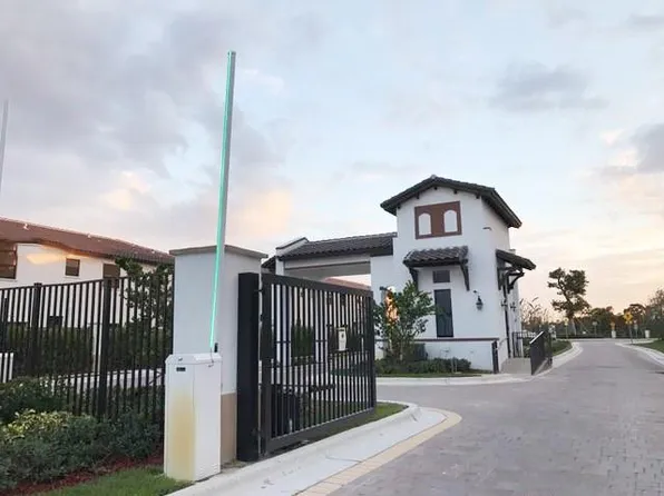 8878 NW 103rd Ave, Doral, FL 33178