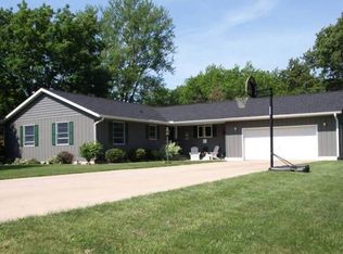 1090 Paradise Acres, Galesburg, IL 61401
