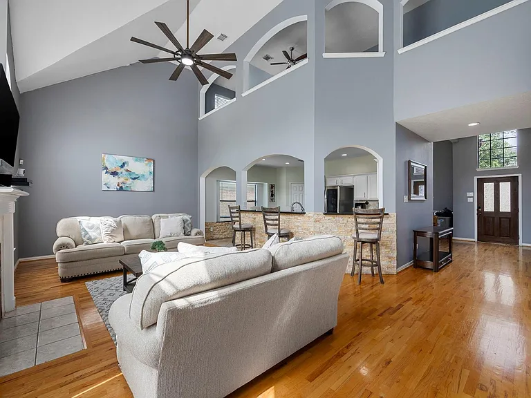 16315 Scotch Hollow Ln — Photo 9