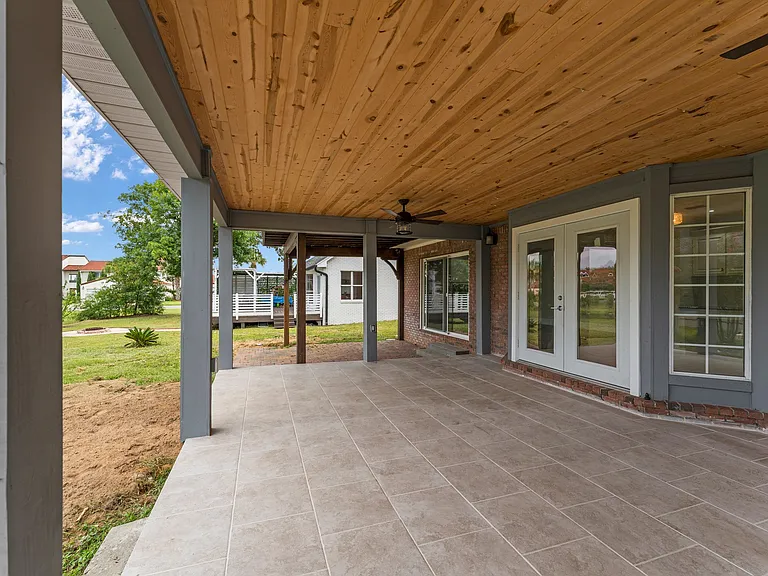 2407 Country Club Dr — Photo 16