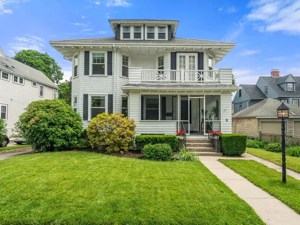 5 Houston St, West Roxbury, MA 02132