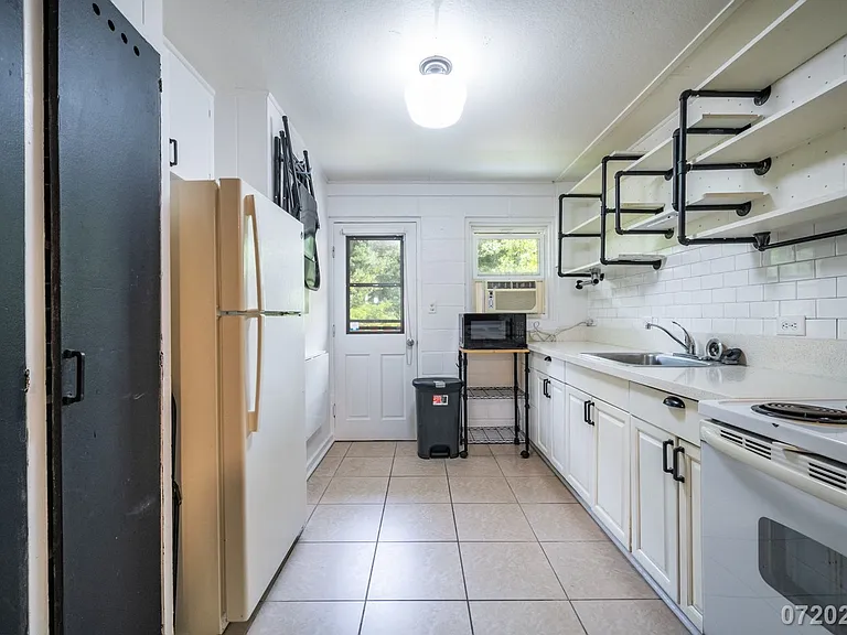 725 Kihapai Pl #B2 — Photo 9