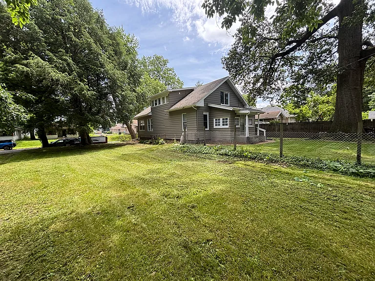 1321 N Brookfield St — Photo 19