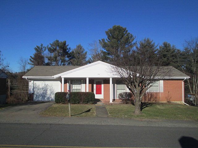 1st image of 210 Circle Dr