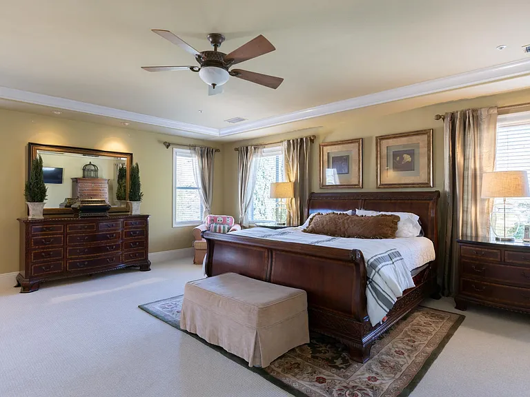 18652 Topanga Canyon Rd — Photo 19