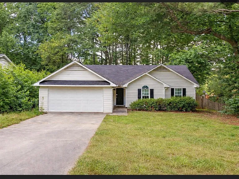 Rosebud Ln — Photo 1
