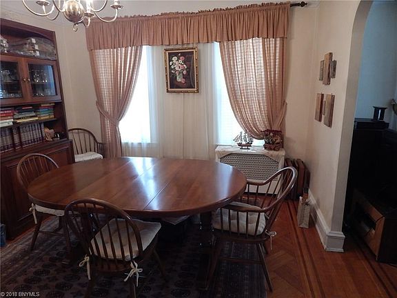 4th image of 66 Gelston Ave