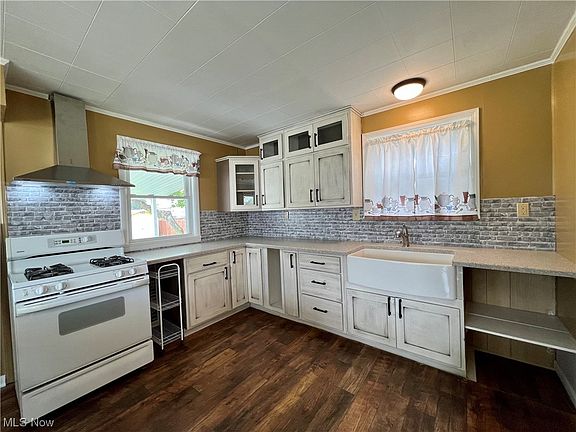 5th image of 1044 Logan Ave NW