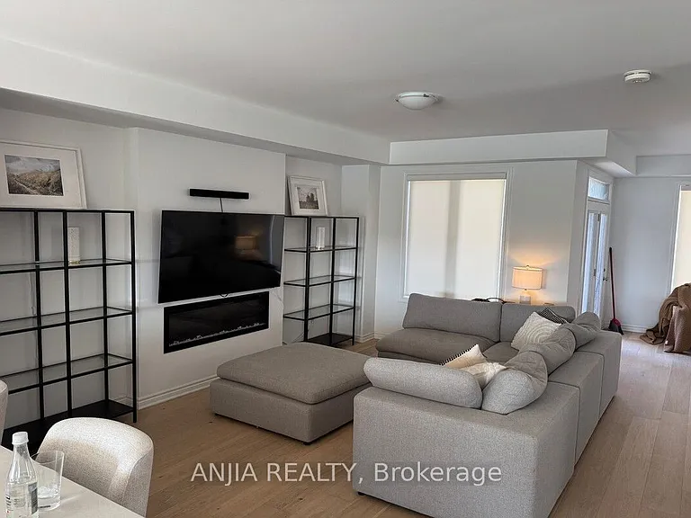 3039 John McKay Blvd — Photo 4