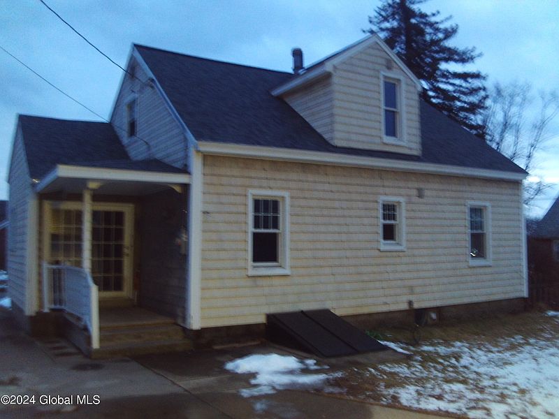 3rd image of 18 Selden Street