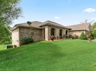 1676 Green Valley Rd, Clever, MO 65631