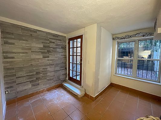 4th image of 239 E 81st St #6C