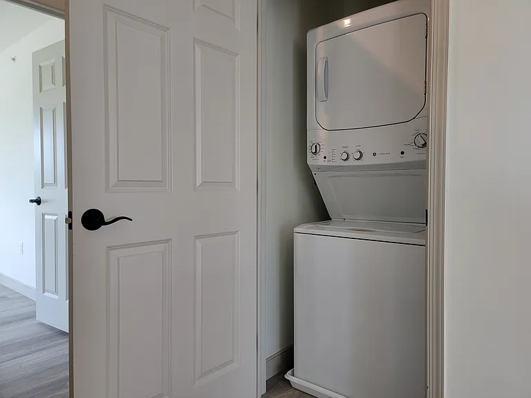 11 Yacht Ave #C — Photo 10