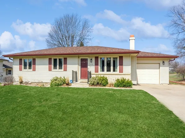 1530 S 15th Ave W, Newton, IA 50208