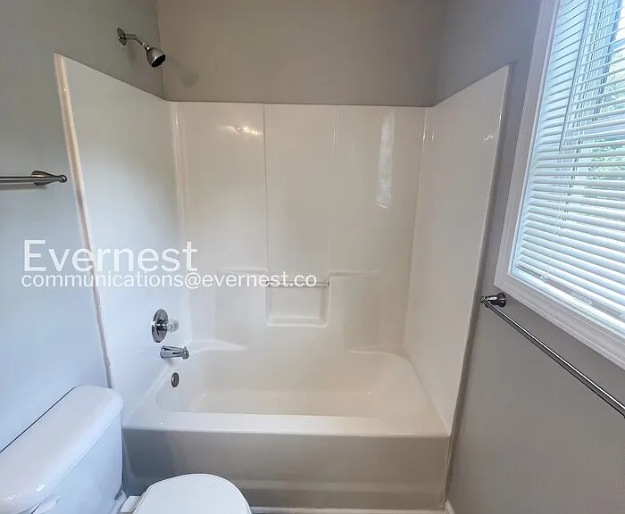 320 Donna Dr — Photo 10