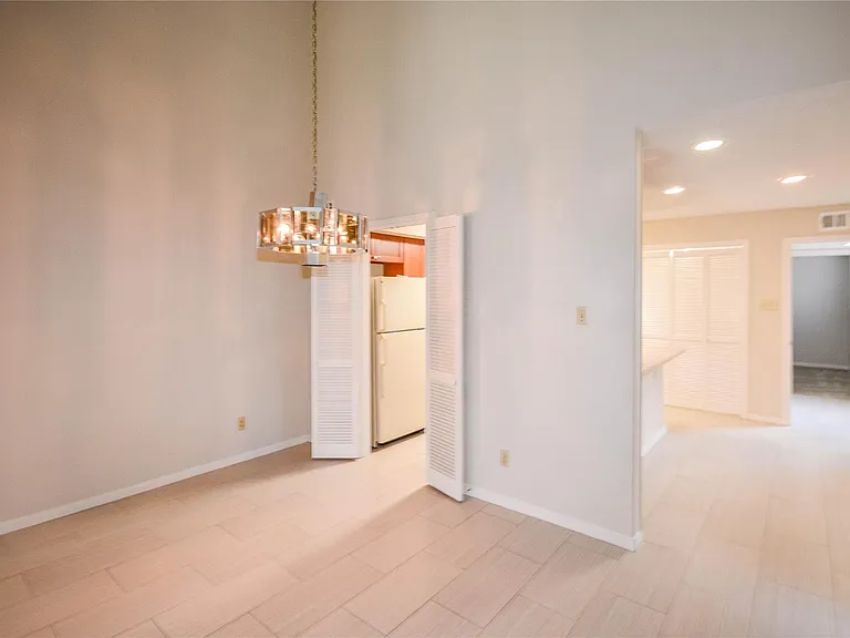 9262 Westwood Village Dr — Photo 6