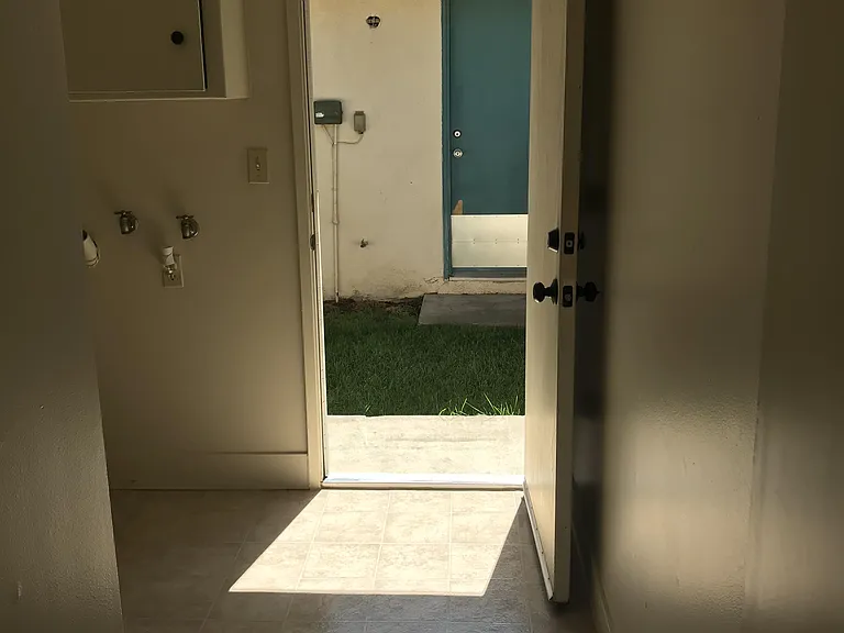 1339 E Rumble Rd — Photo 20