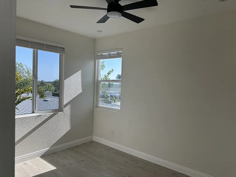 5335 Saxon St — Photo 9