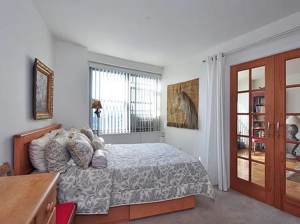 70-25 Yellowstone Boulevard image 1 of 8