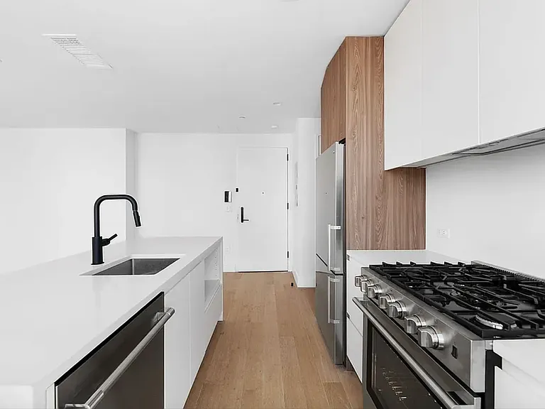 224 W 124th St #1605 — Photo 11