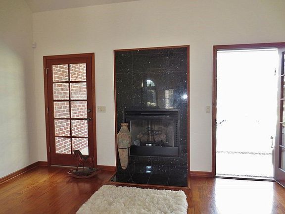 4th image of 225 NW Scenic Lake Dr