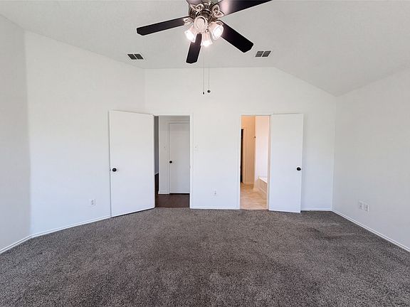 4th image of 501 W Clover Park Dr