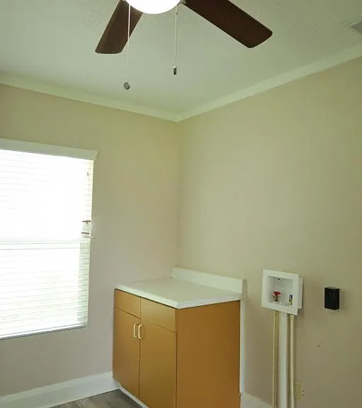 809 Adams St — Photo 22