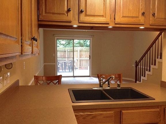 2nd image of 1519 N Leverett Ave