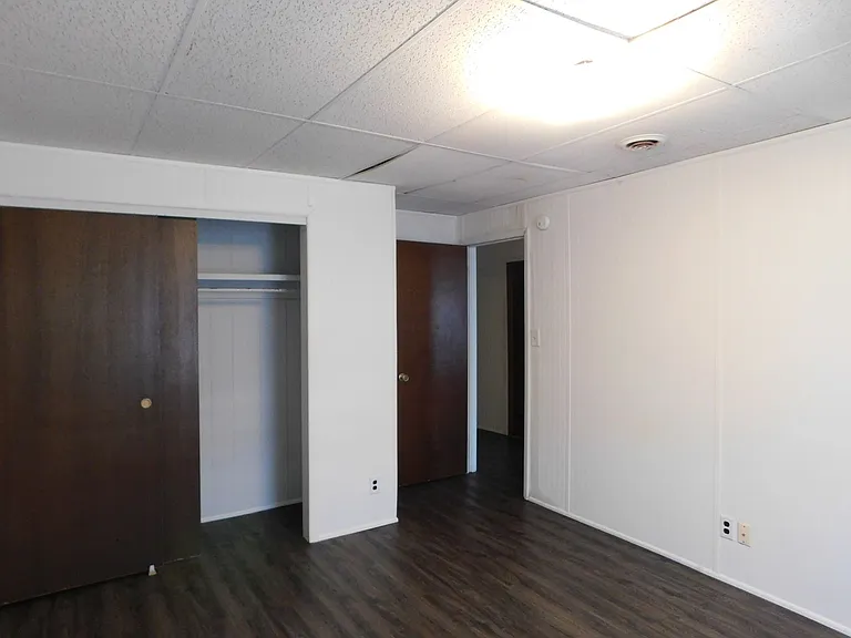 Skelly Building Apartments — Photo 6