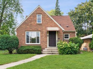 2942 McKinley St NE, Minneapolis, MN 55418